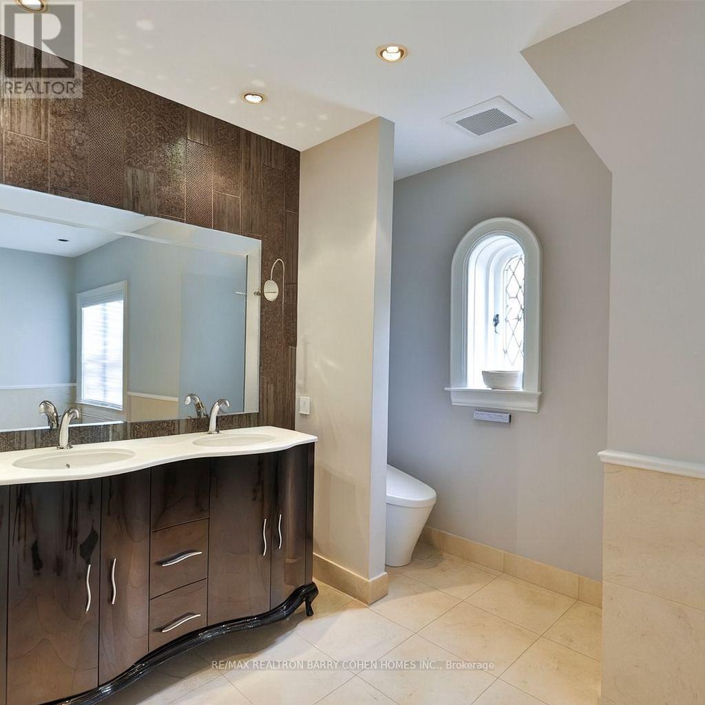 216 Dunvegan Road, Toronto, Ontario  M5P 2P2 - Photo 19 - C12522404