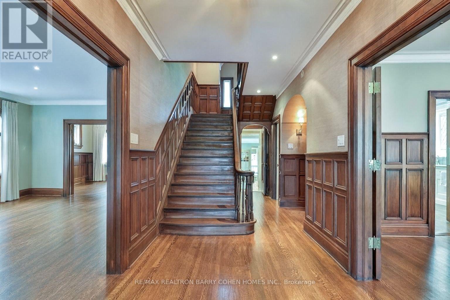 216 Dunvegan Road, Toronto, Ontario  M5P 2P2 - Photo 3 - C12522404