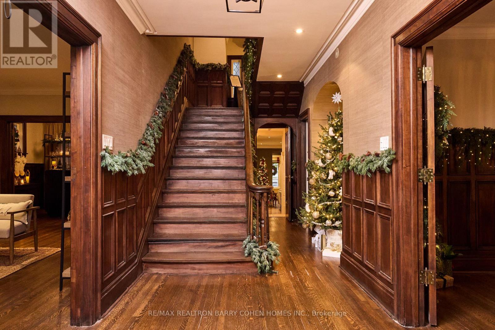 216 Dunvegan Road, Toronto, Ontario  M5P 2P2 - Photo 4 - C12522404