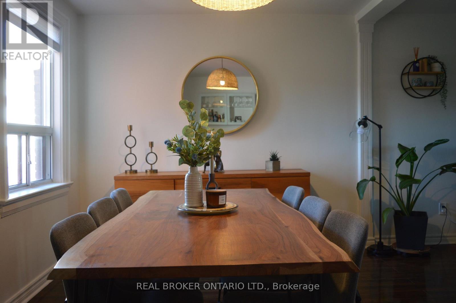 204 Earlscourt Avenue W, Toronto, Ontario  M6E 4B1 - Photo 10 - W12477671