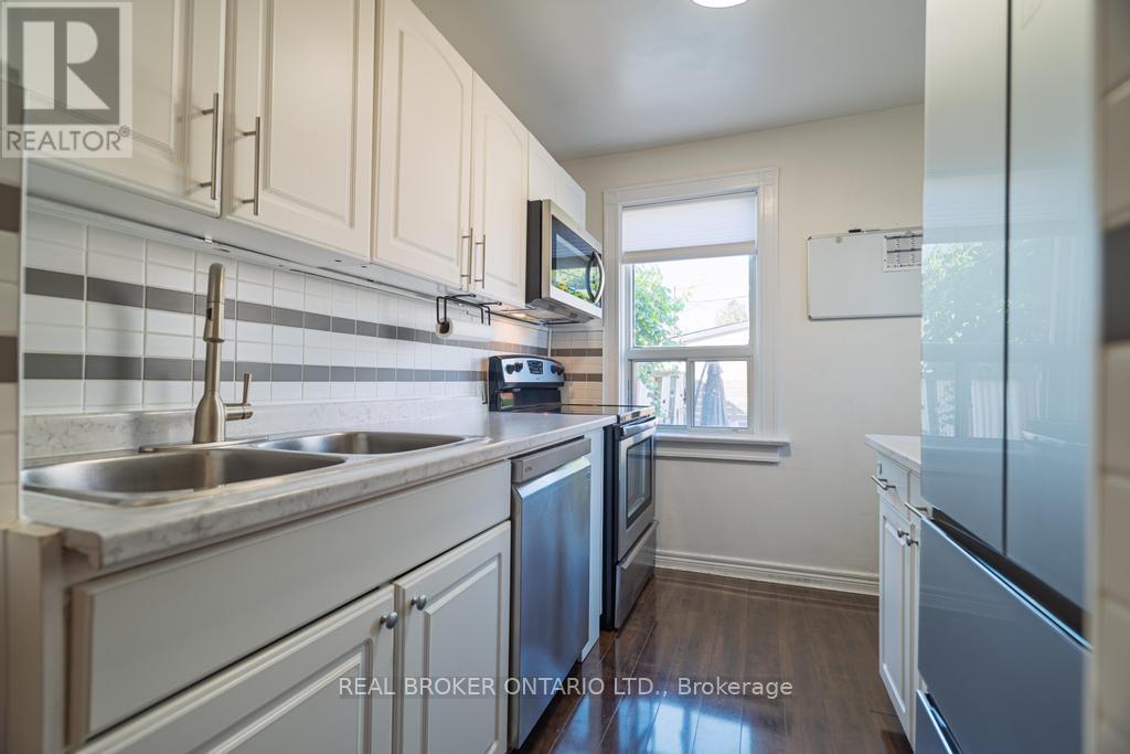 204 Earlscourt Avenue W, Toronto, Ontario  M6E 4B1 - Photo 14 - W12477671