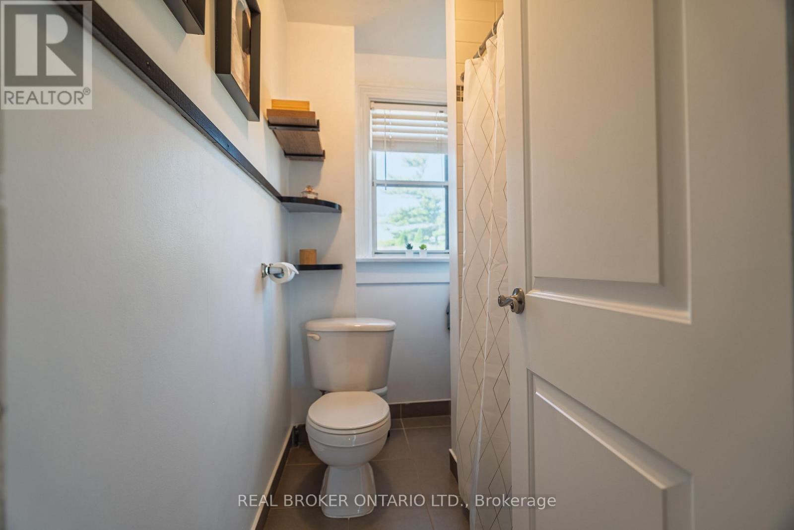 204 Earlscourt Avenue W, Toronto, Ontario  M6E 4B1 - Photo 21 - W12477671