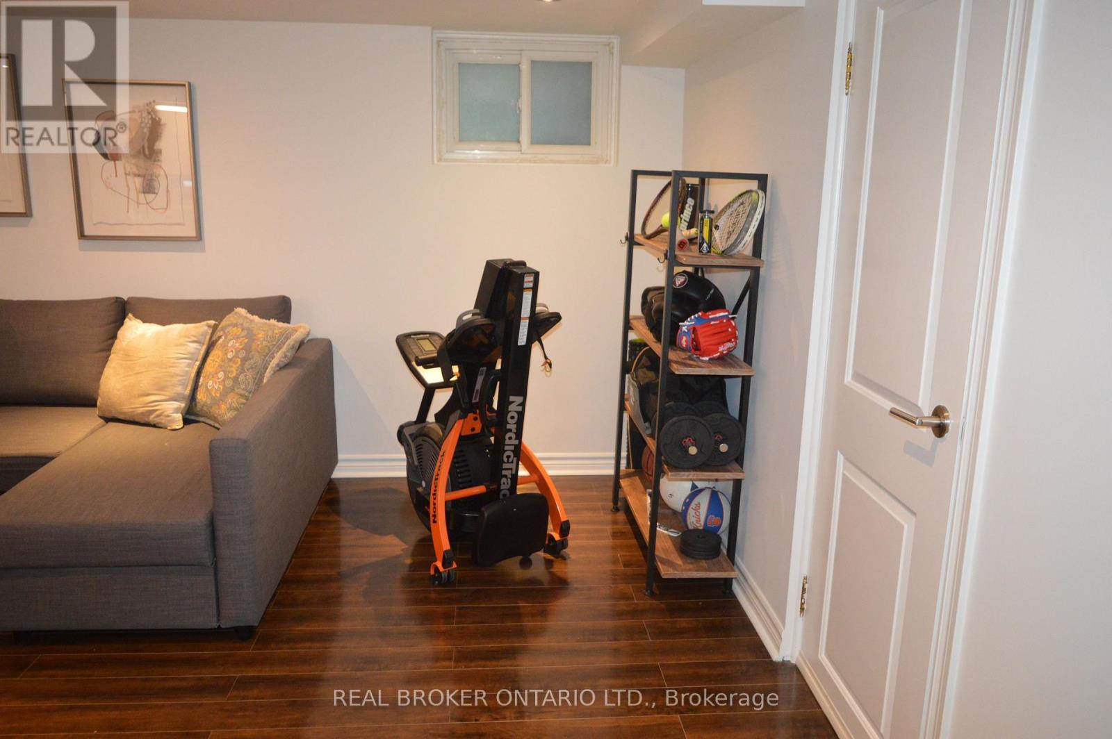 204 Earlscourt Avenue W, Toronto, Ontario  M6E 4B1 - Photo 25 - W12477671