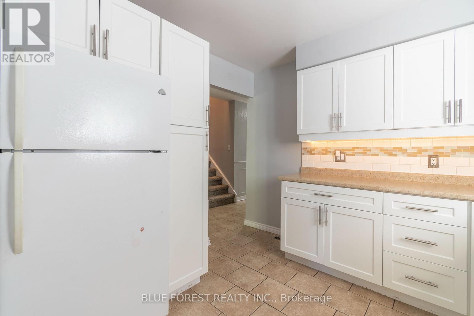 26 Acton Crescent, London South, Ontario  N6E 1W5 - Photo 12 - X12406909