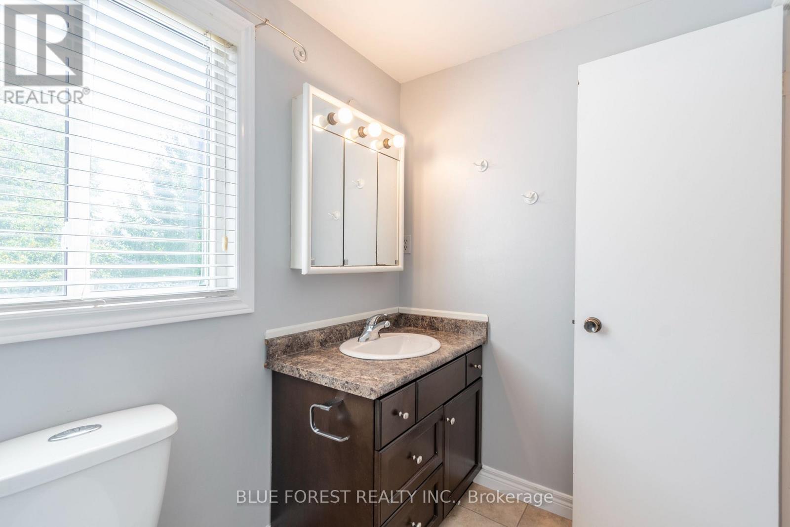 26 Acton Crescent, London South, Ontario  N6E 1W5 - Photo 19 - X12406909