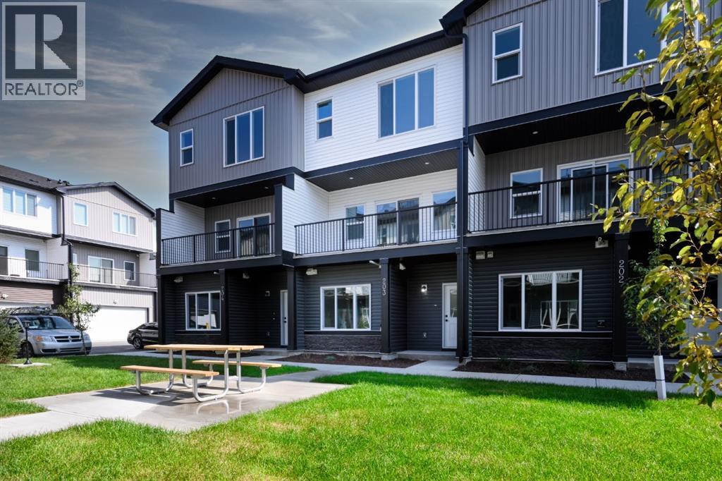 203, 90 Corner Meadows Manor, Calgary, Alberta  T3N 2N8 - Photo 1 - A2255025