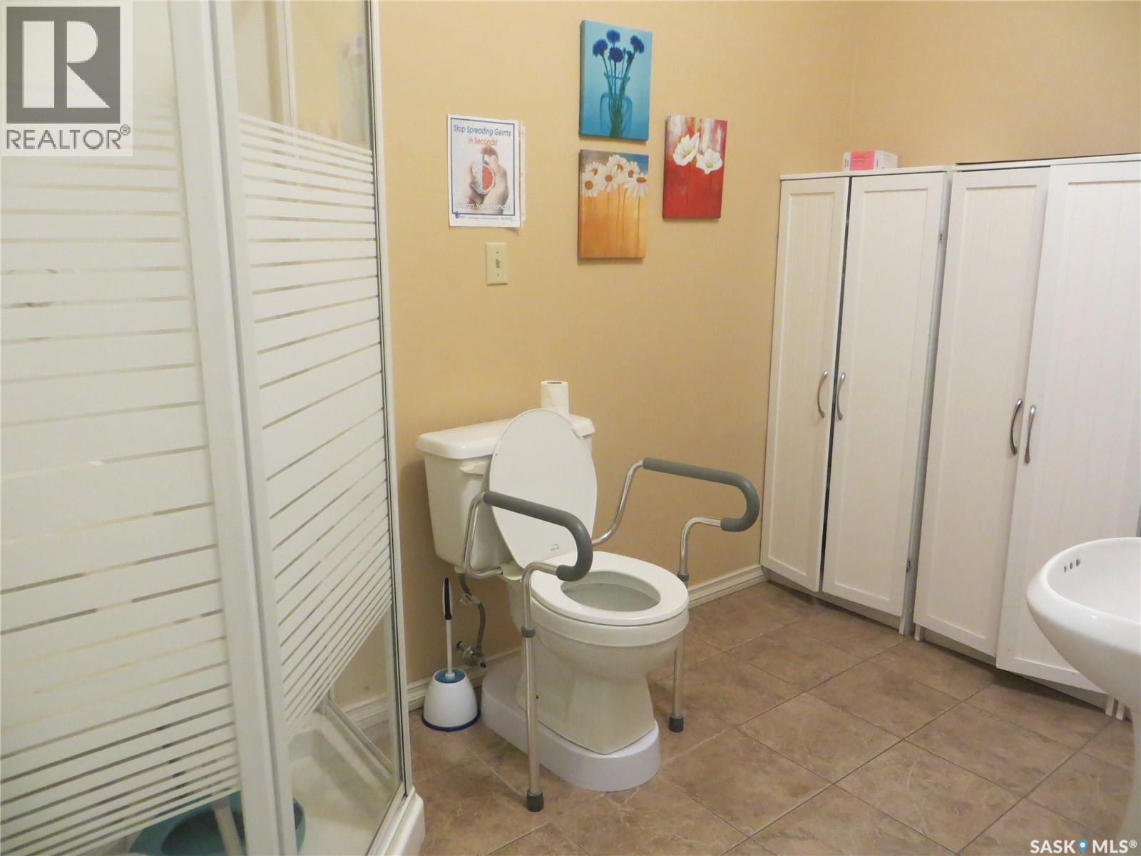 108 8th Street, Pilot Butte, Saskatchewan  S0G 3Z0 - Photo 12 - SK023739