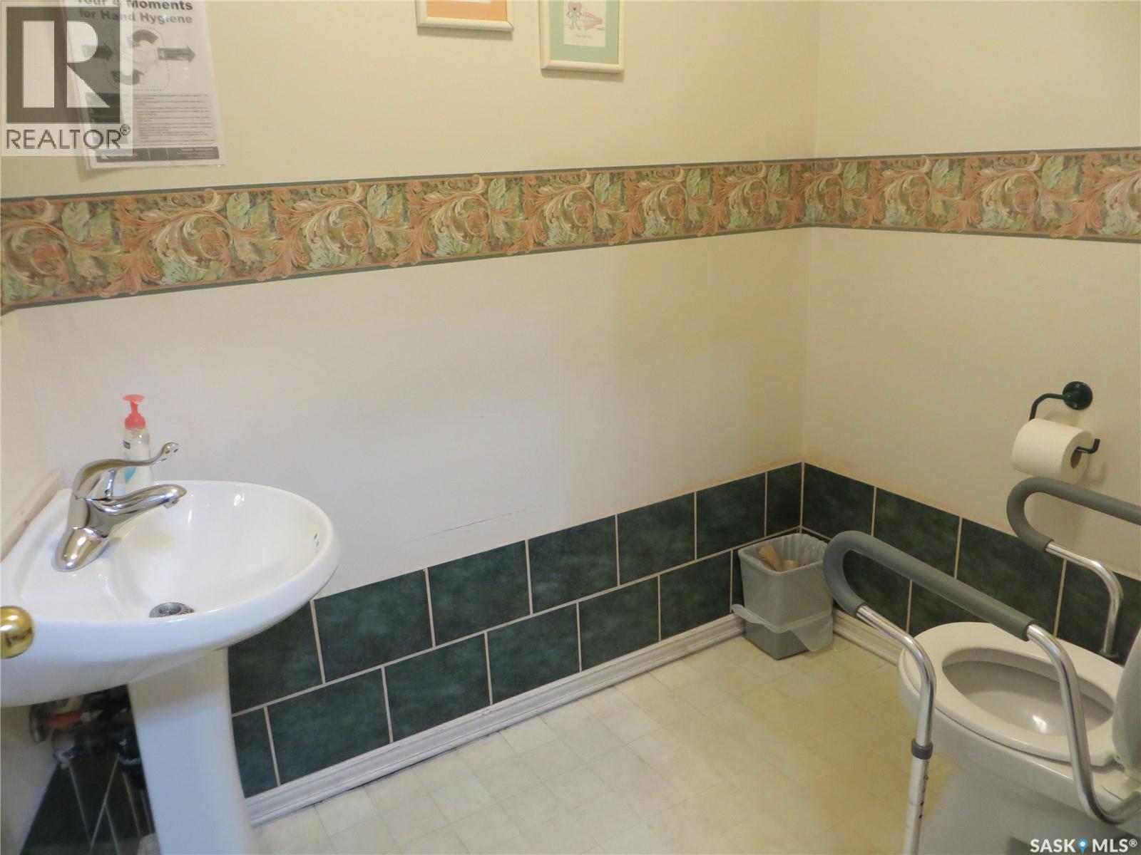 108 8th Street, Pilot Butte, Saskatchewan  S0G 3Z0 - Photo 15 - SK023739