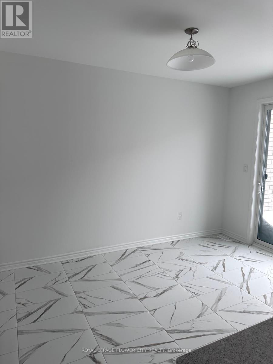 154 Rockface Trail, Caledon, Ontario  L7C 4P1 - Photo 11 - W12481583