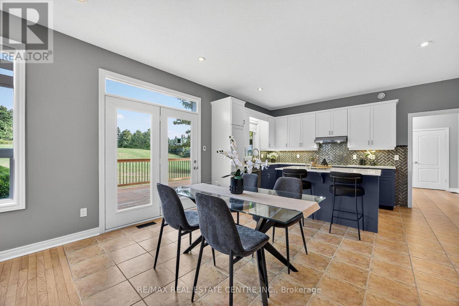 37 Woodland Drive, East Garafraxa, Ontario  L9W 6B7 - Photo 19 - X12451273