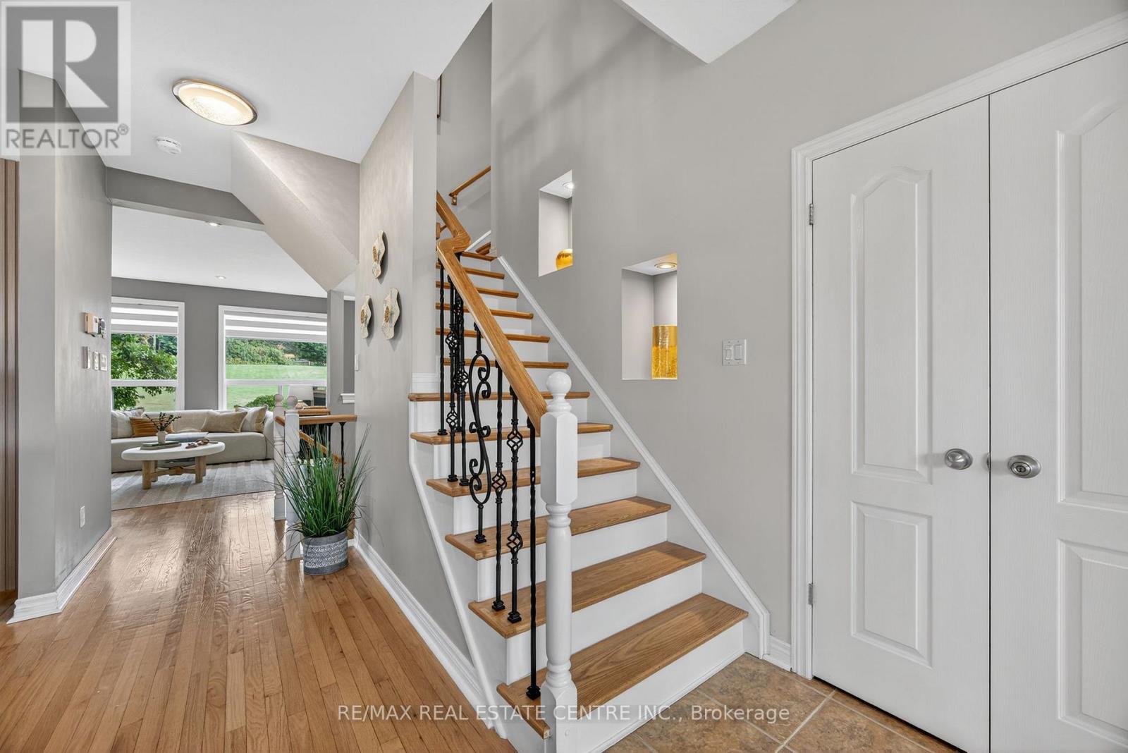 37 Woodland Drive, East Garafraxa, Ontario  L9W 6B7 - Photo 24 - X12451273