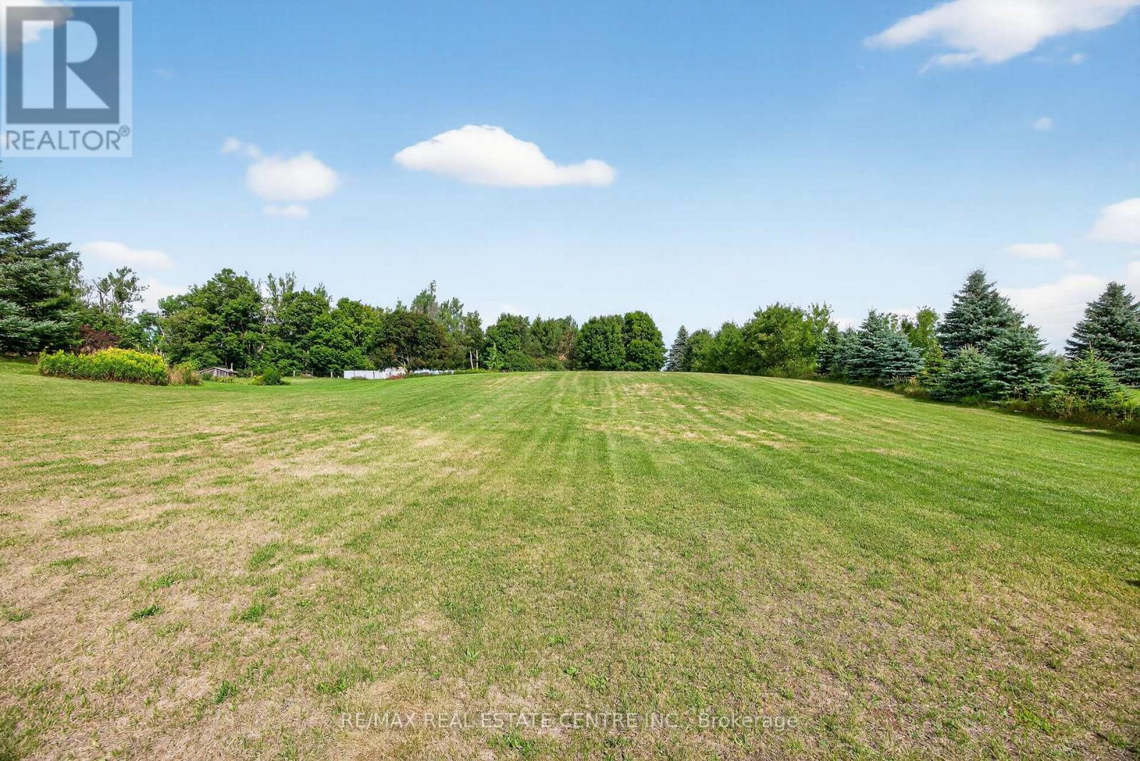 37 Woodland Drive, East Garafraxa, Ontario  L9W 6B7 - Photo 3 - X12451273