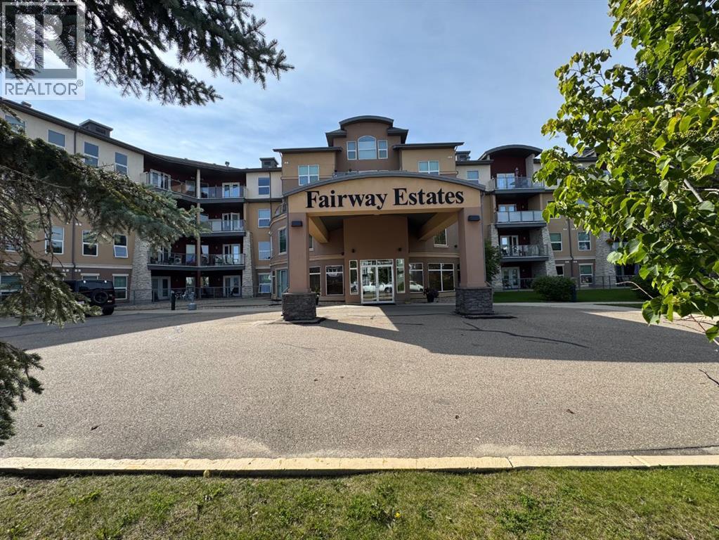 203, 5040 53 Street, Sylvan Lake, Alberta  T4S 0A1 - Photo 2 - A2247341