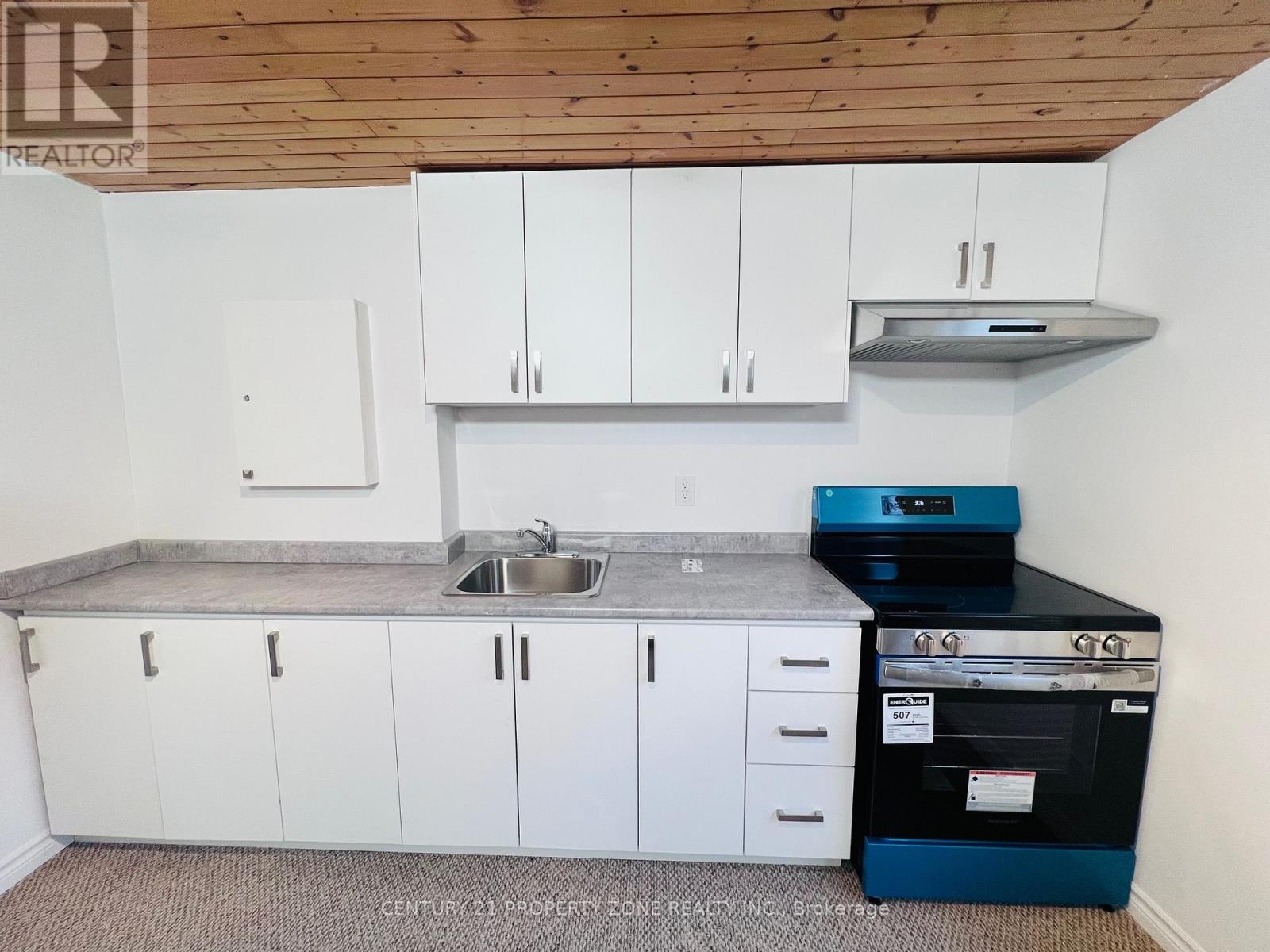 19 Terryellen Crescent, Toronto, Ontario  M9C 1H6 - Photo 4 - W12535280