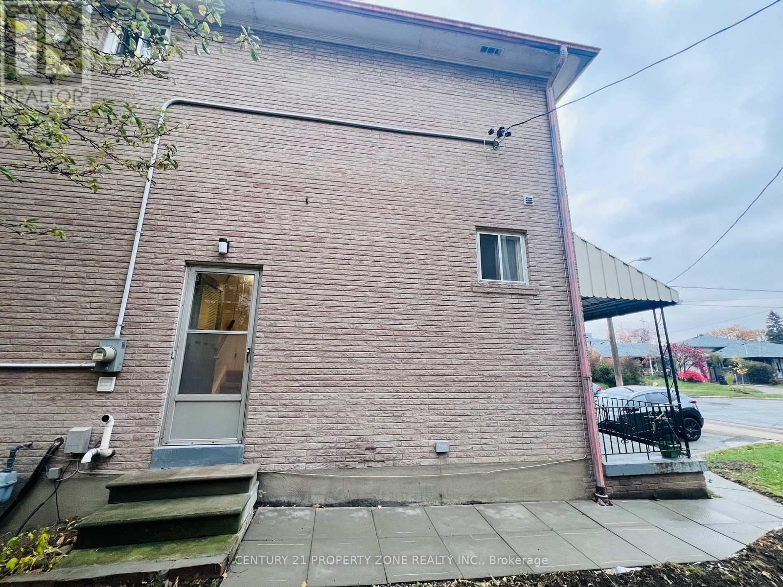 19 Terryellen Crescent, Toronto, Ontario  M9C 1H6 - Photo 9 - W12535280