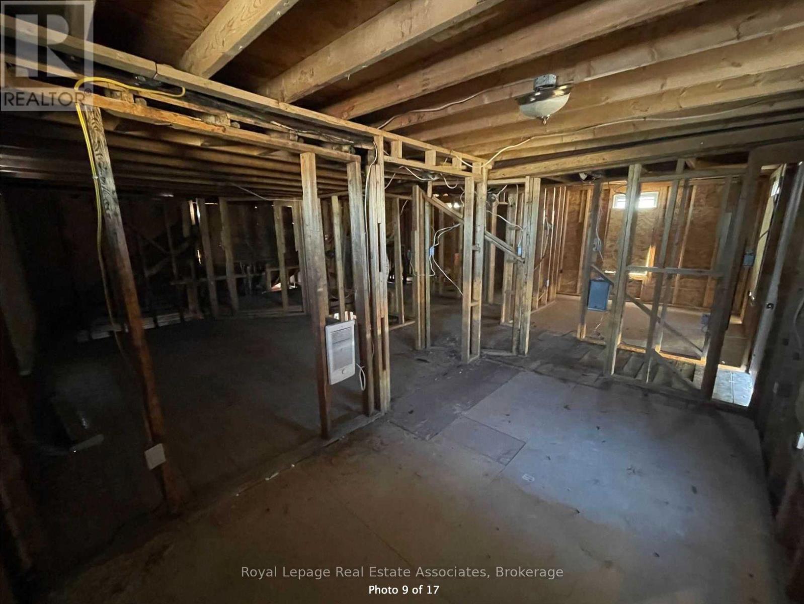 11 Stavebank Road N, Mississauga, Ontario  L5G 2T3 - Photo 12 - W12535282