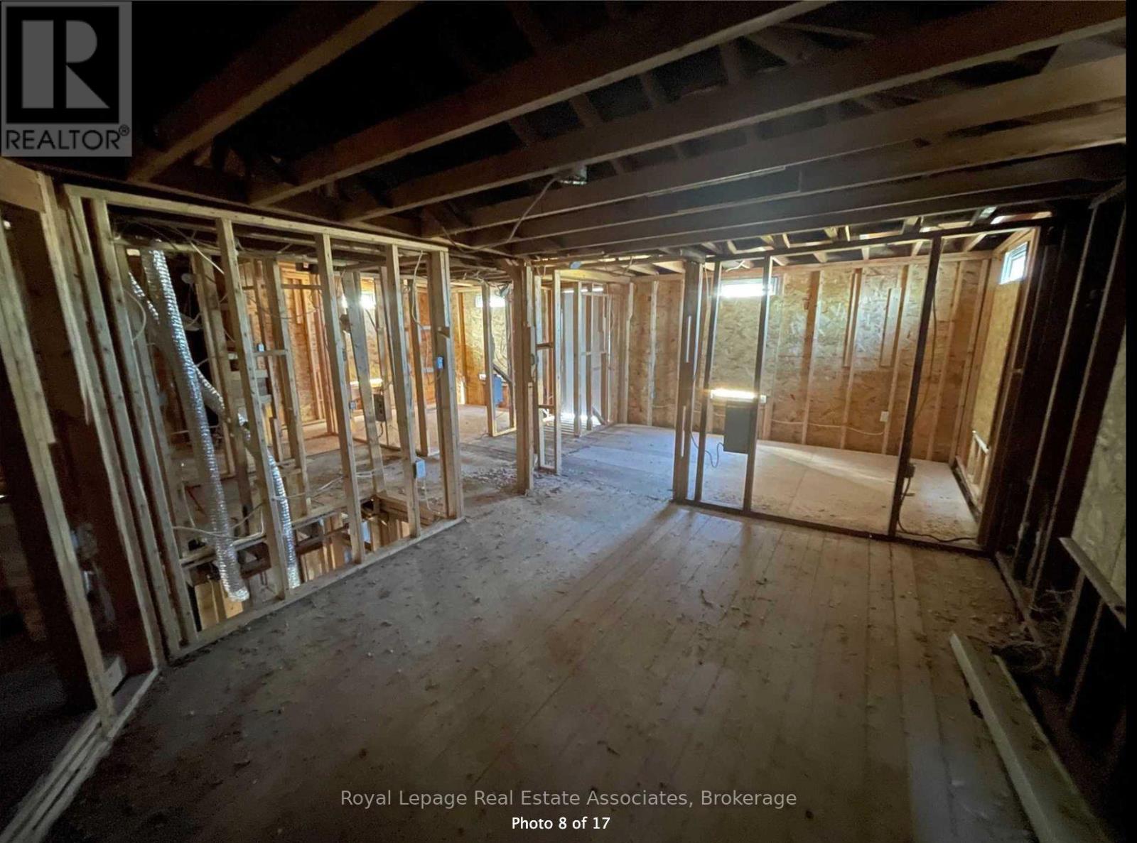 11 Stavebank Road N, Mississauga, Ontario  L5G 2T3 - Photo 5 - W12535282