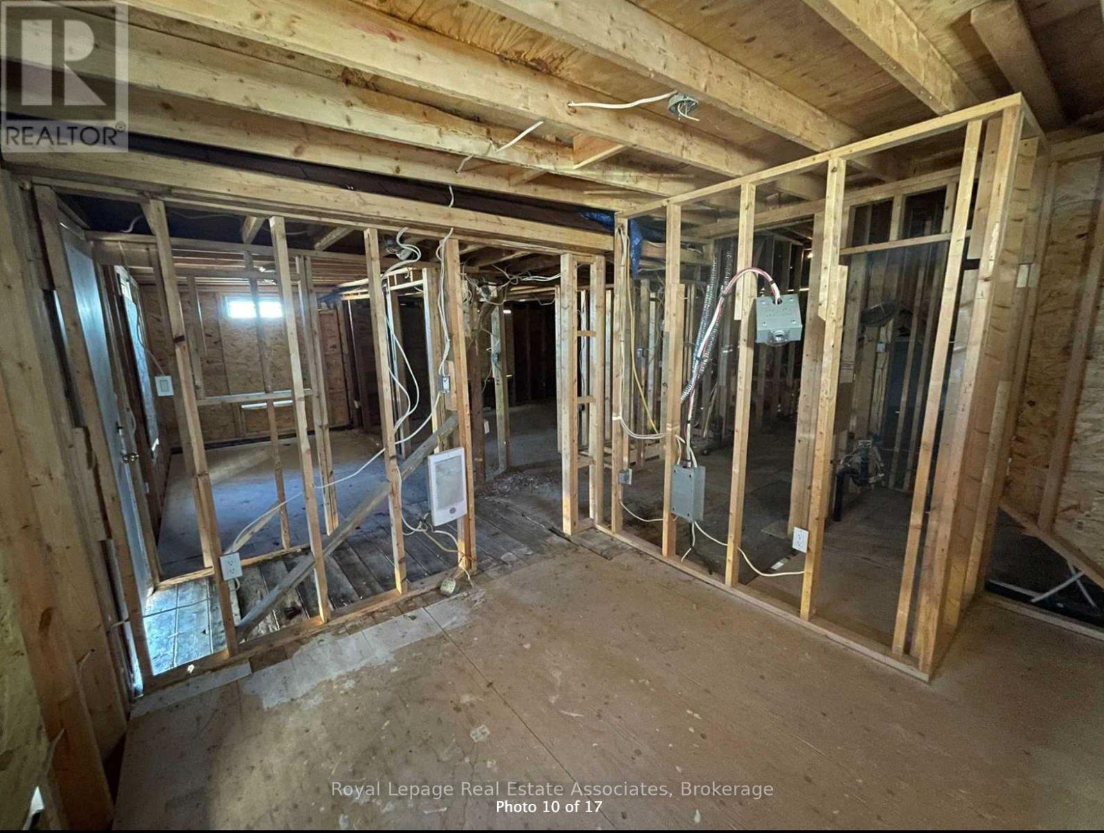 11 Stavebank Road N, Mississauga, Ontario  L5G 2T3 - Photo 6 - W12535282