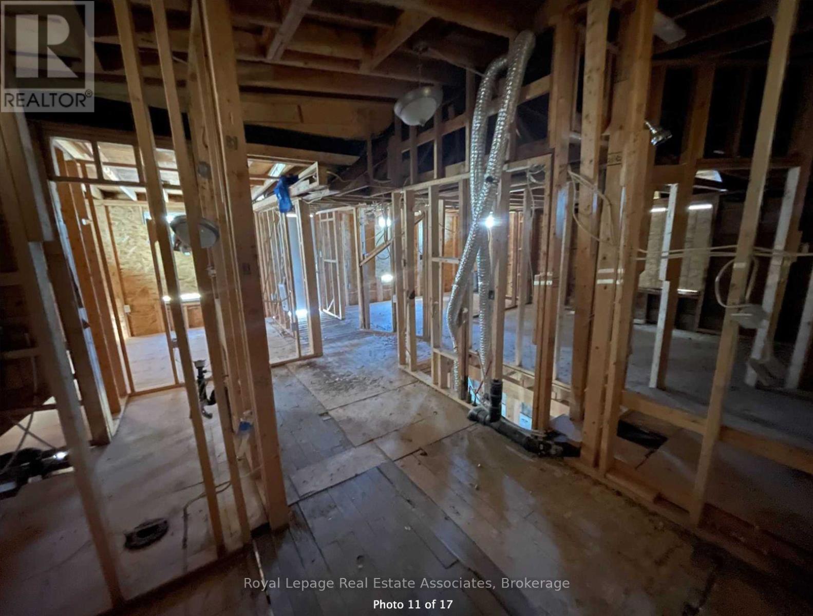 11 Stavebank Road N, Mississauga, Ontario  L5G 2T3 - Photo 7 - W12535282