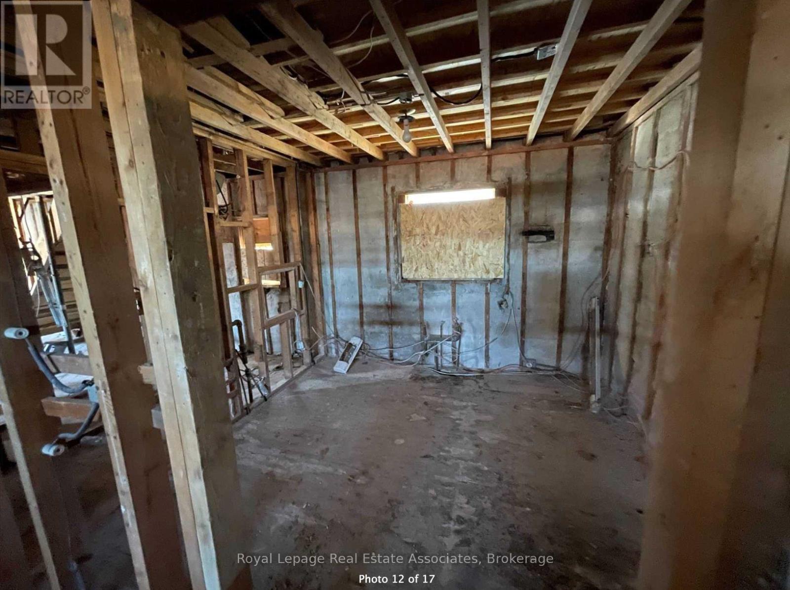 11 Stavebank Road N, Mississauga, Ontario  L5G 2T3 - Photo 9 - W12535282