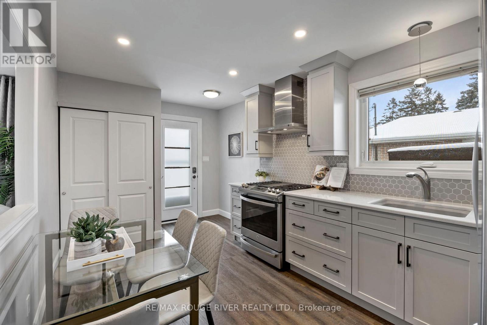 819 Sanok Drive, Pickering, Ontario  L1W 2R1 - Photo 8 - E12535234