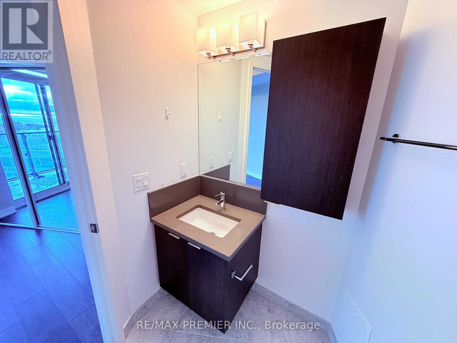 2204 - 38 Iannuzzi Street, Toronto, Ontario  M5V 0S2 - Photo 19 - C12475113