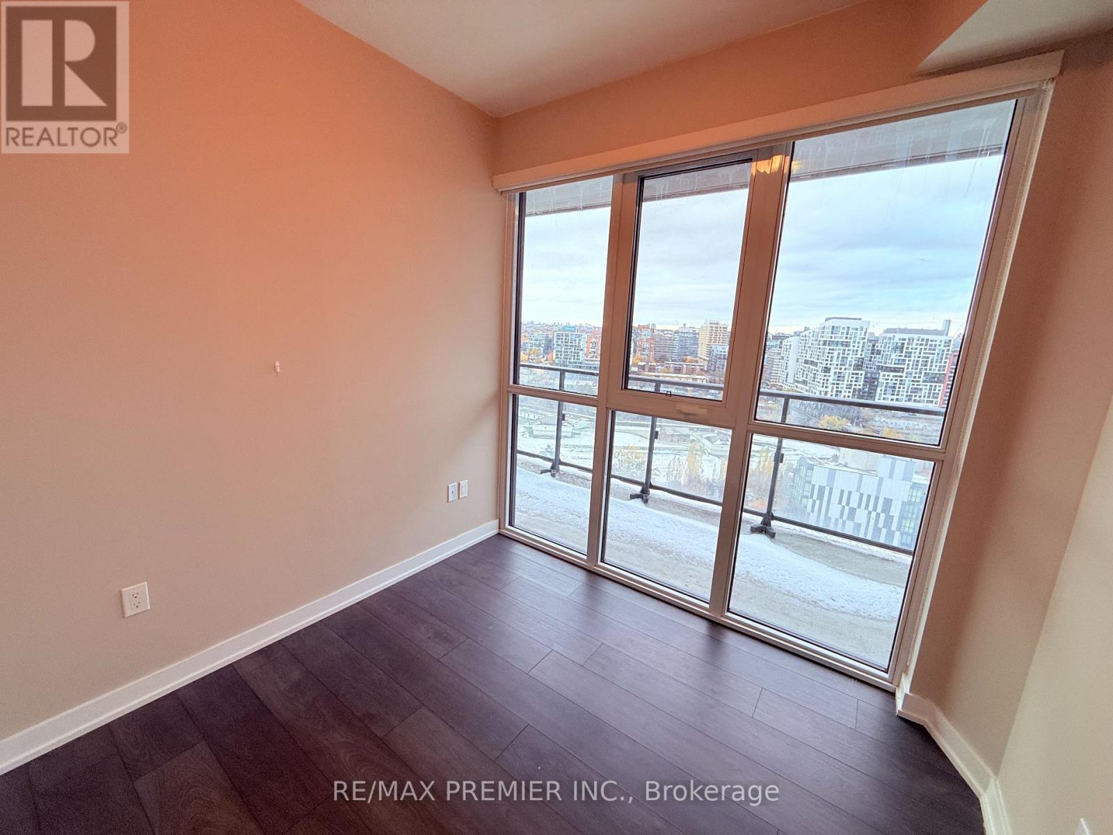 2204 - 38 Iannuzzi Street, Toronto, Ontario  M5V 0S2 - Photo 22 - C12475113