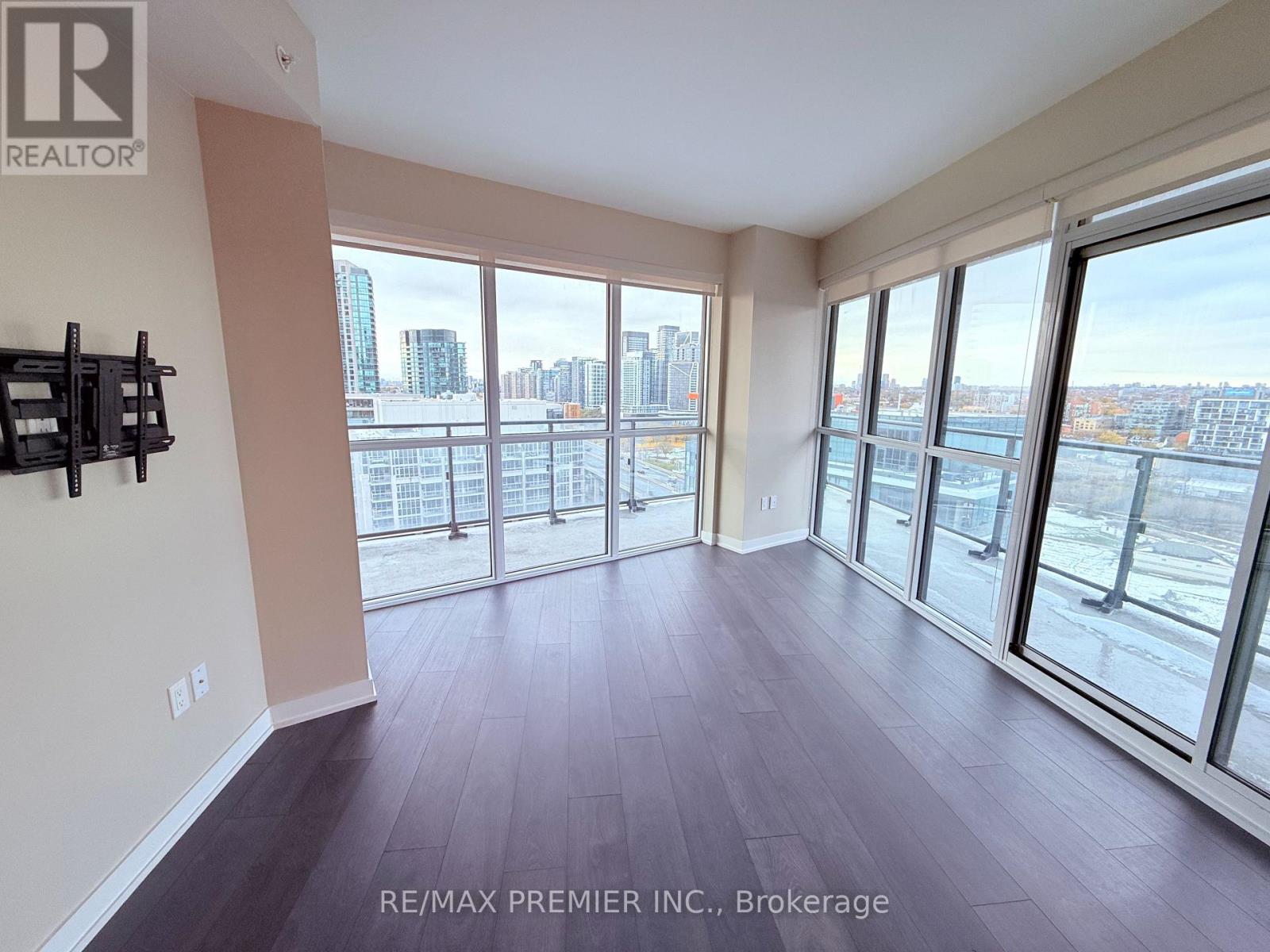 2204 - 38 Iannuzzi Street, Toronto, Ontario  M5V 0S2 - Photo 3 - C12475113