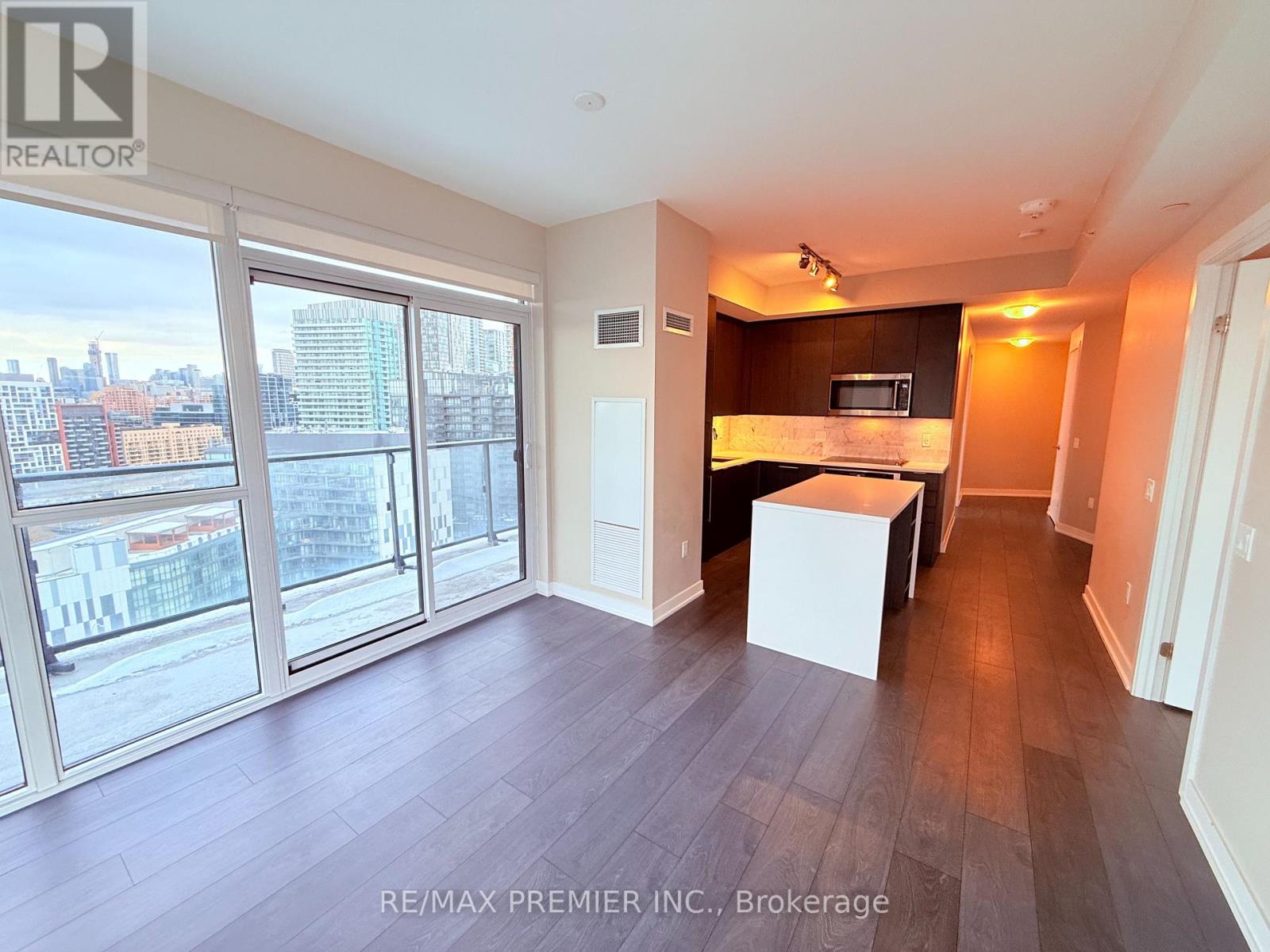 2204 - 38 Iannuzzi Street, Toronto, Ontario  M5V 0S2 - Photo 4 - C12475113