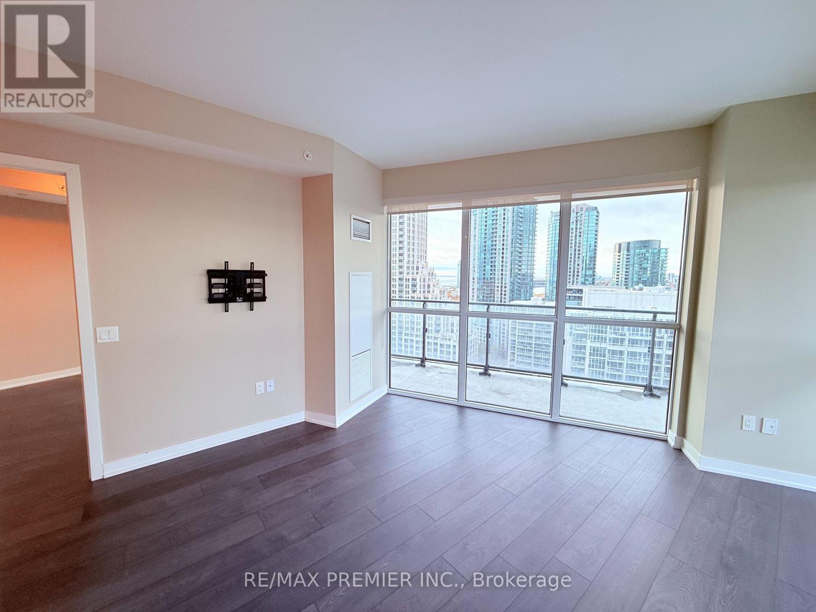2204 - 38 Iannuzzi Street, Toronto, Ontario  M5V 0S2 - Photo 7 - C12475113