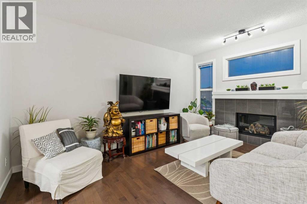 159 Evanswood Circle Nw, Calgary, Alberta  T3P 0K2 - Photo 4 - A2268125