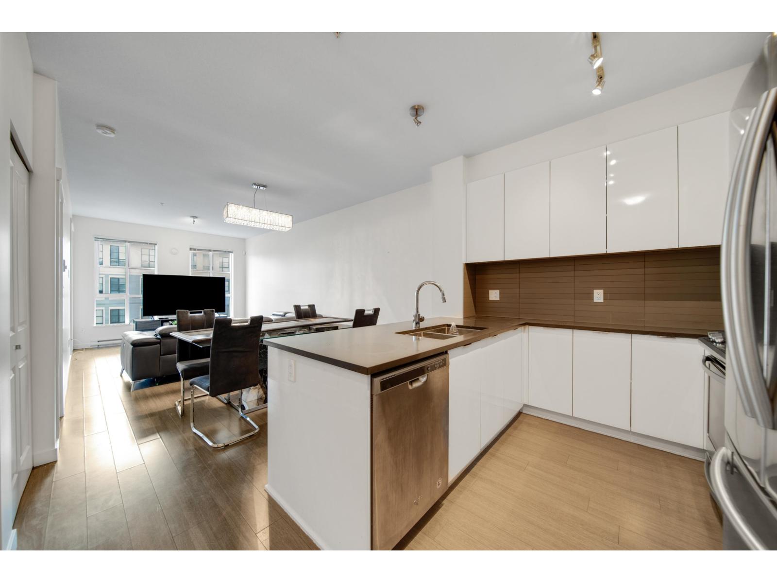 320 15137 33 Avenue, Surrey, British Columbia  V3Z 0Y1 - Photo 4 - R3061402