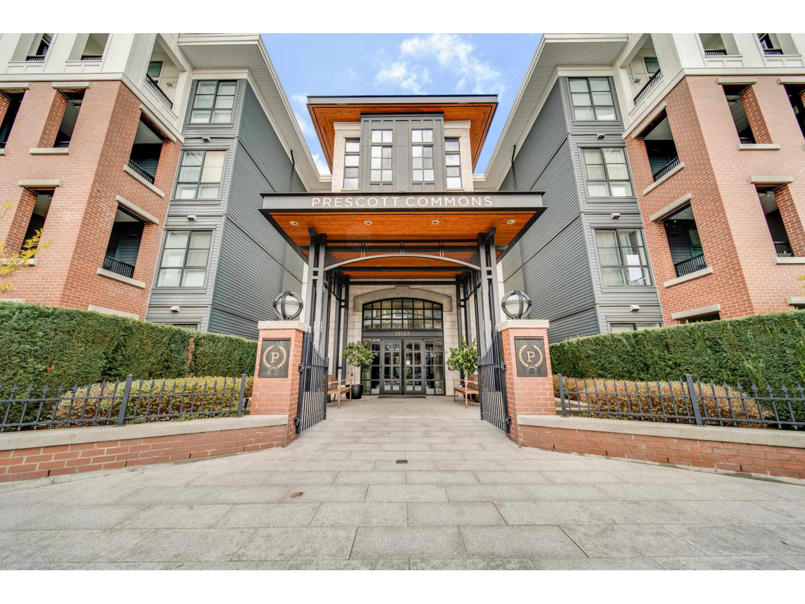 320 15137 33 AVENUE, surrey, British Columbia