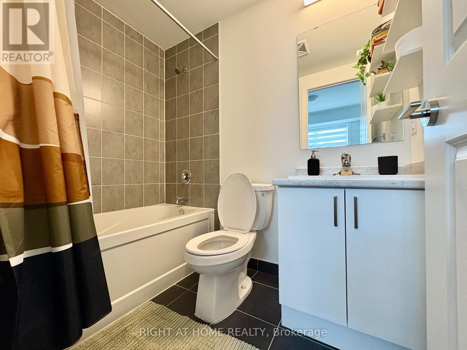 211 - 1085 Douglas Mccurdy Common, Mississauga, Ontario  L5G 0C6 - Photo 11 - W12535292