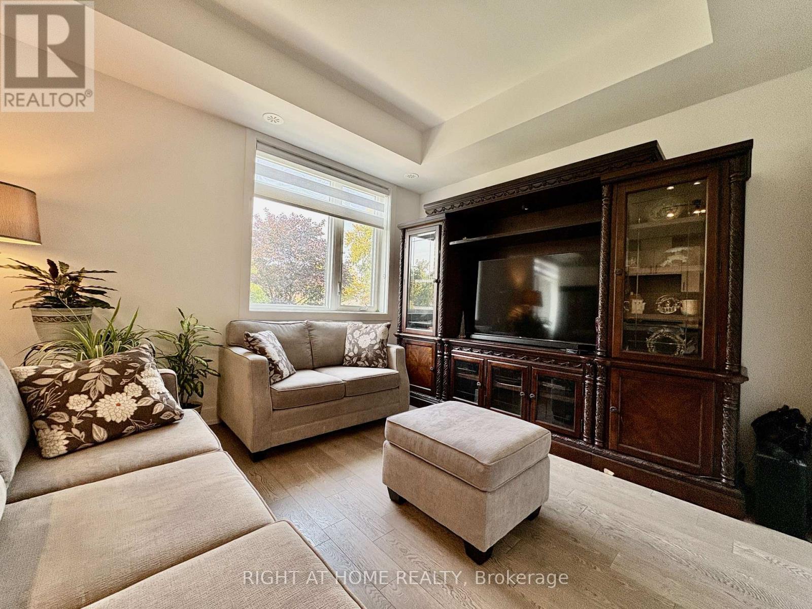 211 - 1085 Douglas Mccurdy Common, Mississauga, Ontario  L5G 0C6 - Photo 9 - W12535292