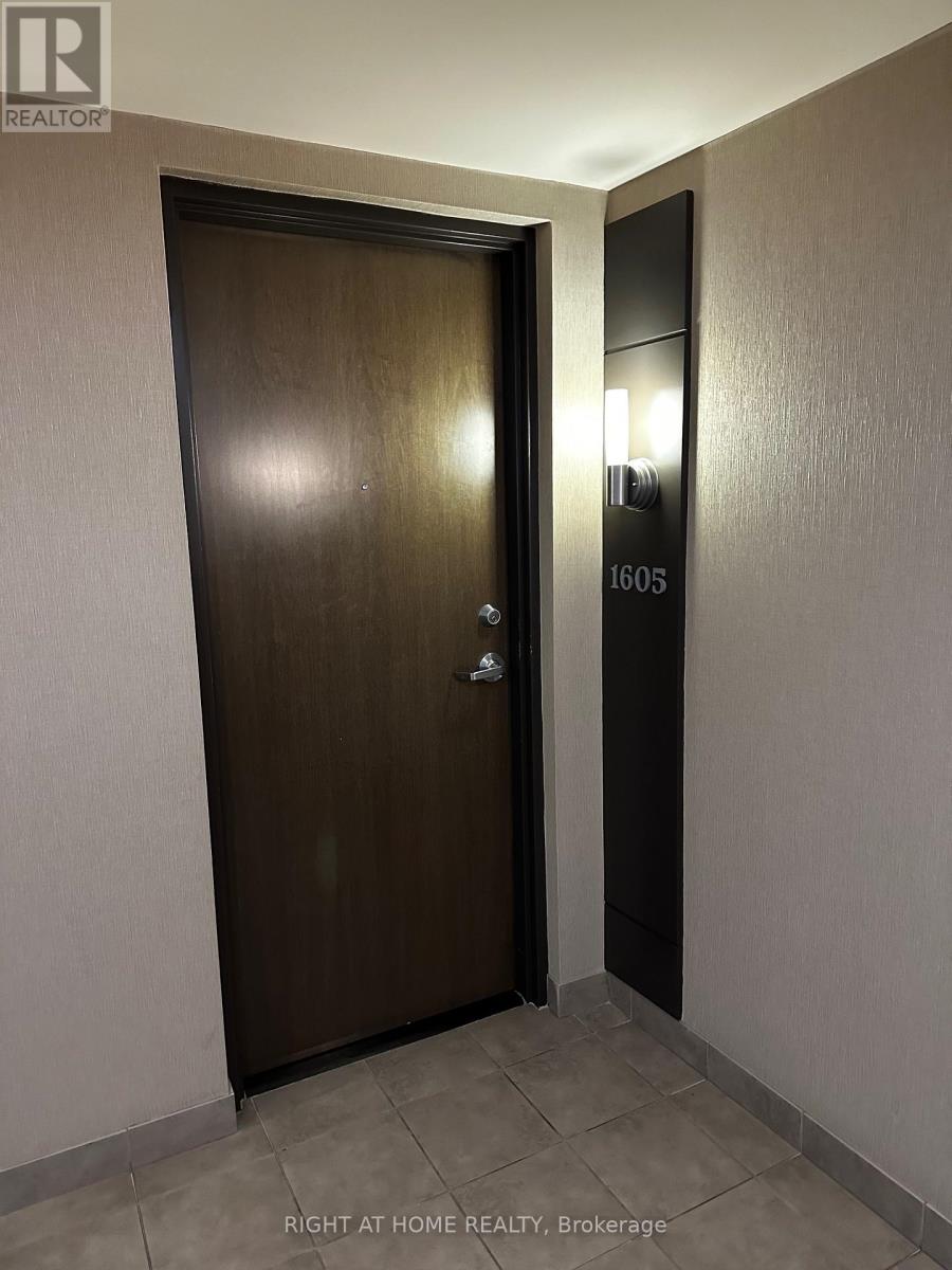 9 GEORGE STREET N, Brampton, Ontario