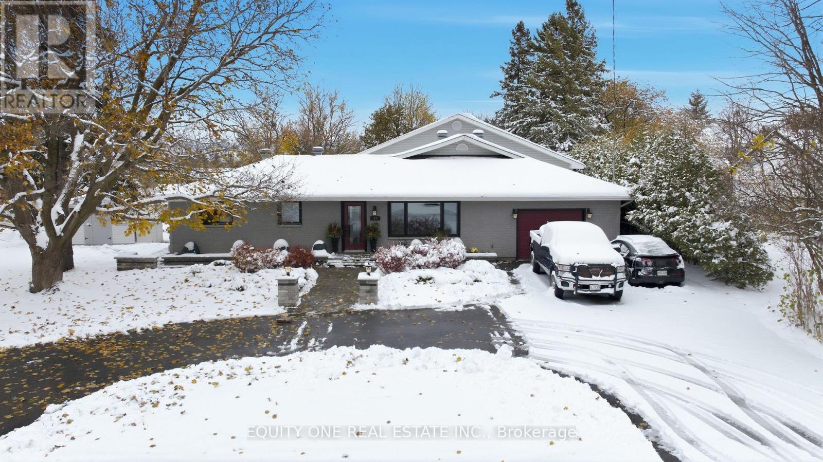 17 SAVAGE DRIVE, Ottawa, Ontario