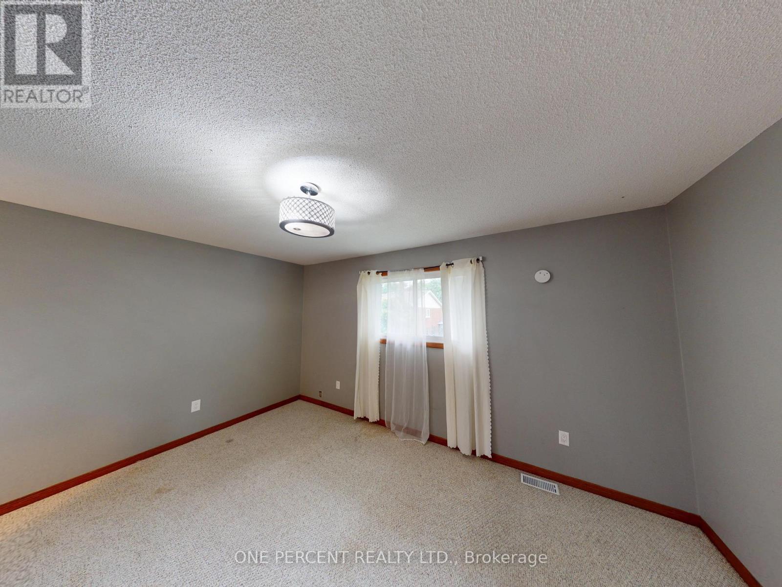 7428 Petrullo Court, Niagara Falls, Ontario  L2H 2K4 - Photo 10 - X12535300