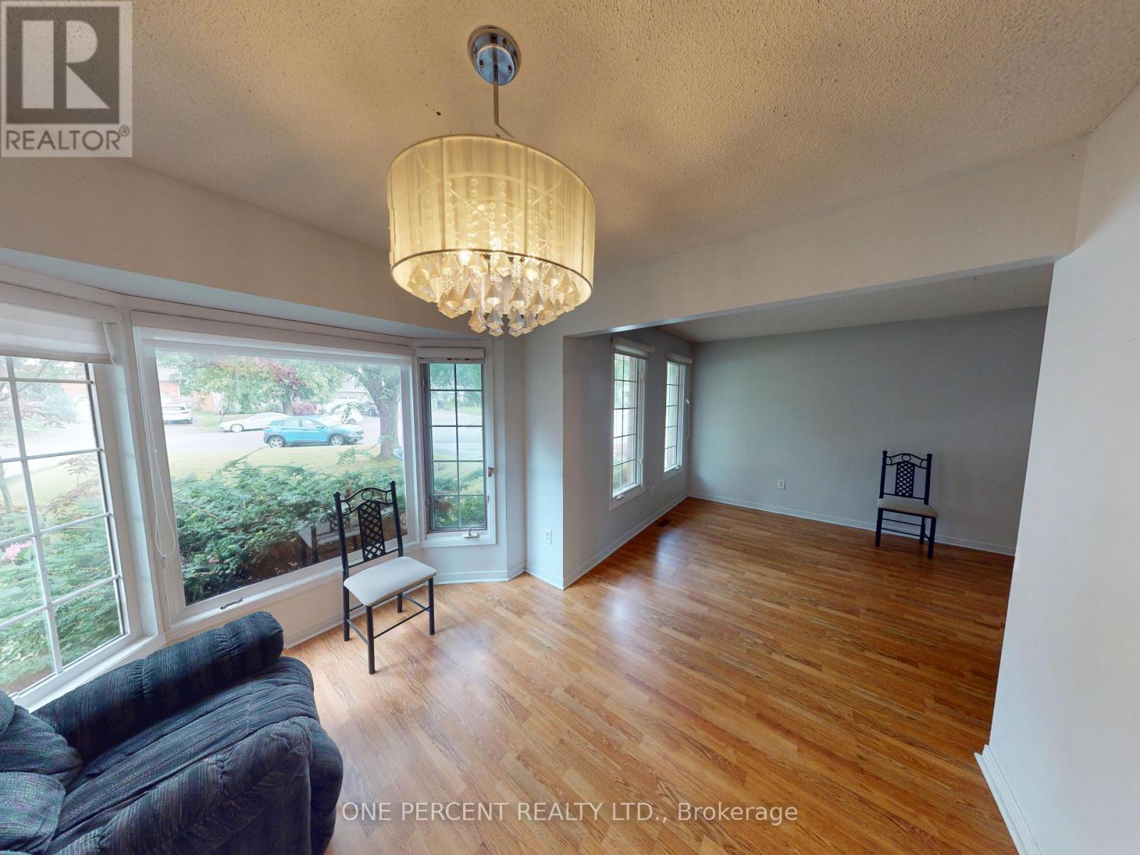 7428 Petrullo Court, Niagara Falls, Ontario  L2H 2K4 - Photo 2 - X12535300