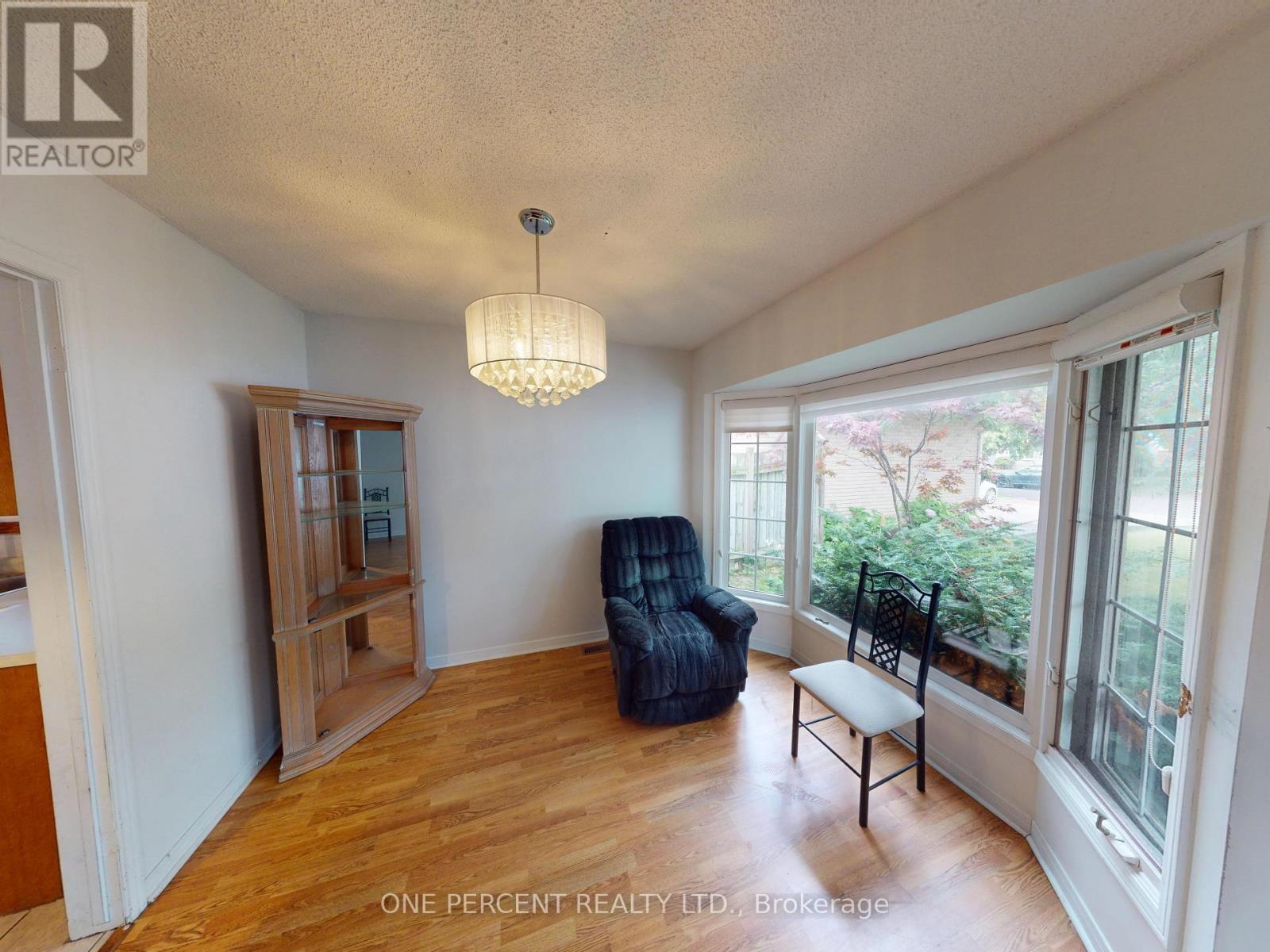 7428 Petrullo Court, Niagara Falls, Ontario  L2H 2K4 - Photo 4 - X12535300