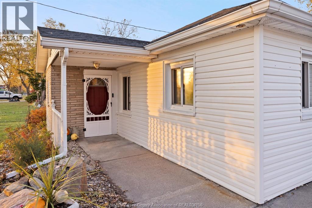 7092 Highway 3, Tecumseh, Ontario N0R 1K0 - Photo 2 - 25028552