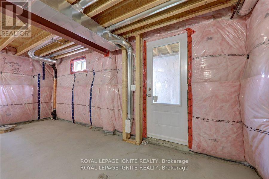 35 Peter Hogg Court, Whitby, Ontario  L1P 0N2 - Photo 32 - E12535356