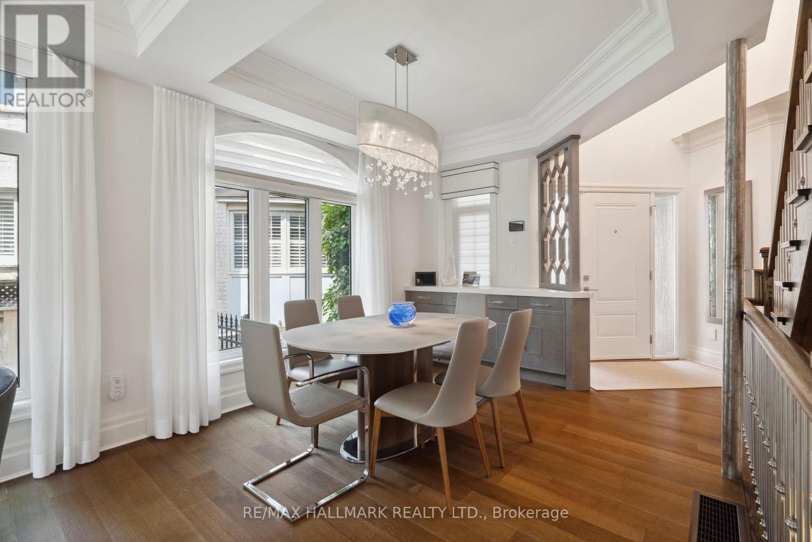 2092 Pinevalley Crescent, Oakville, Ontario  L6H 6L8 - Photo 12 - W12535312