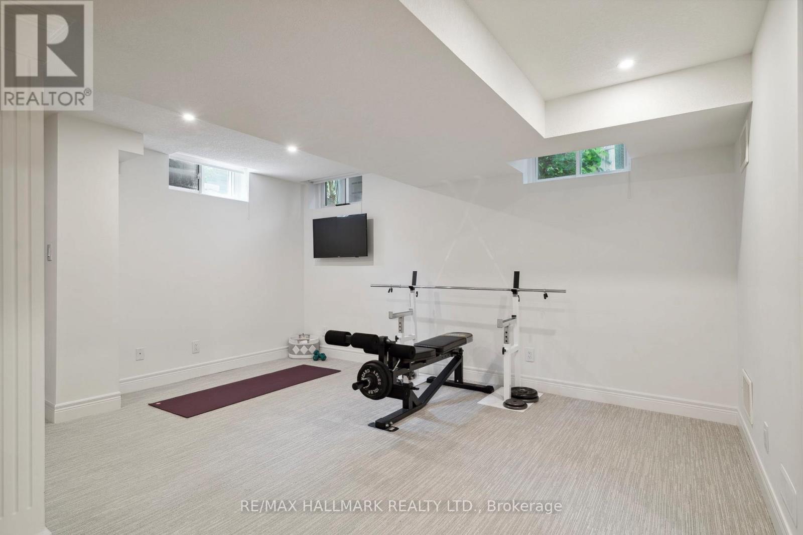 2092 Pinevalley Crescent, Oakville, Ontario  L6H 6L8 - Photo 33 - W12535312