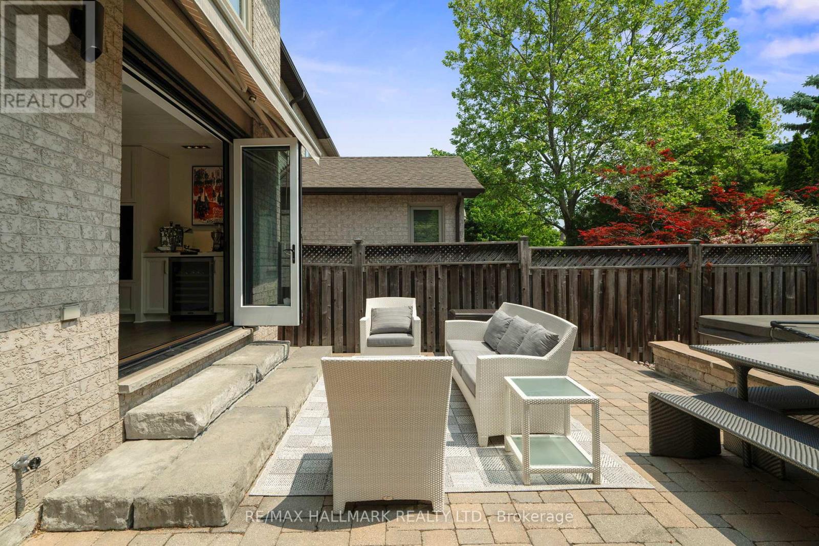 2092 Pinevalley Crescent, Oakville, Ontario  L6H 6L8 - Photo 41 - W12535312