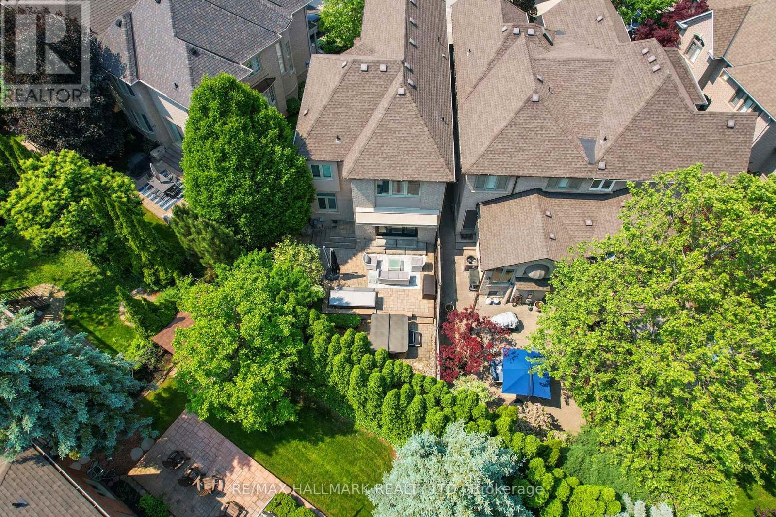 2092 Pinevalley Crescent, Oakville, Ontario  L6H 6L8 - Photo 47 - W12535312