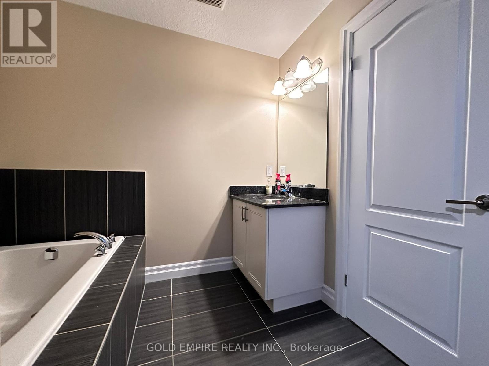 817 Killarney Drive, London North, Ontario  N5X 0C7 - Photo 42 - X12535380