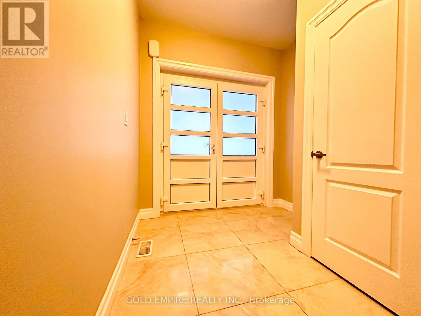 817 Killarney Drive, London North, Ontario  N5X 0C7 - Photo 5 - X12535380