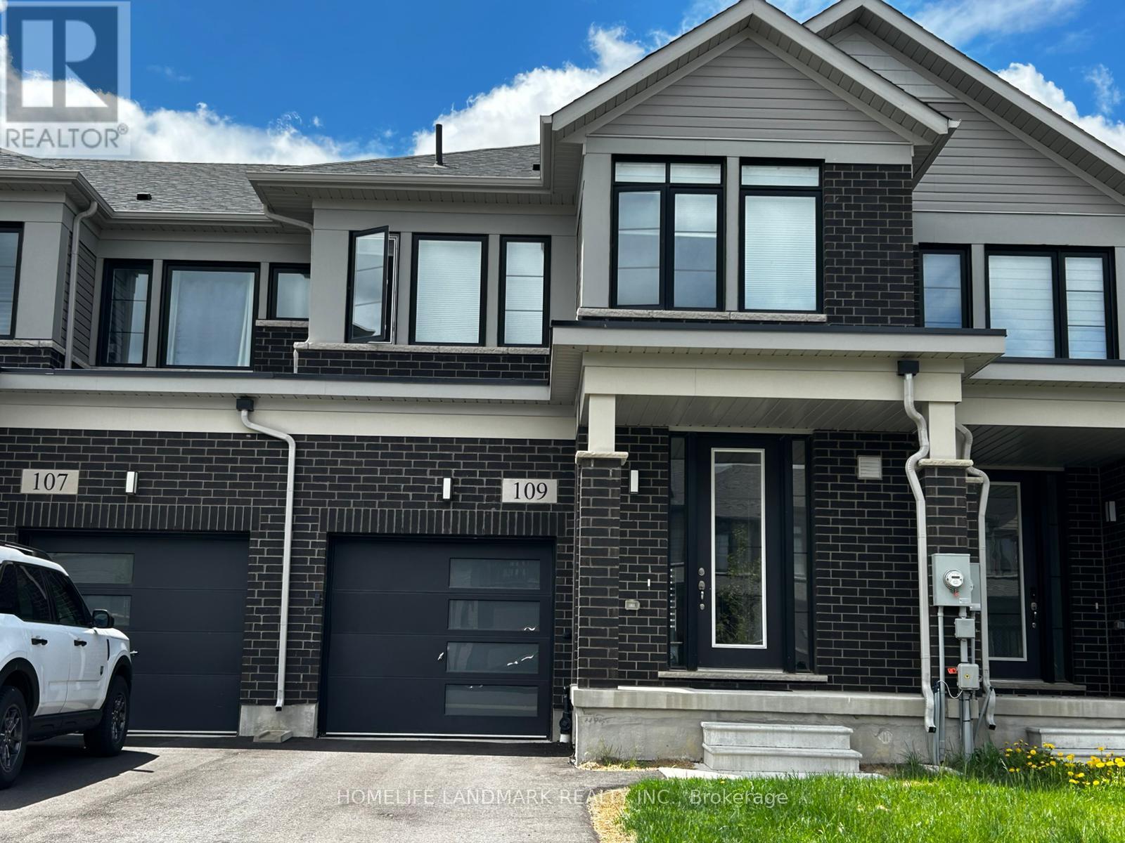 109 YALE DRIVE, Hamilton, Ontario