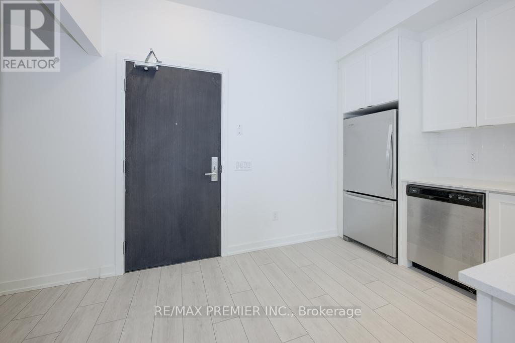 408 - 55 Duke Street, Kitchener, Ontario  M2H 0C9 - Photo 2 - X12535320